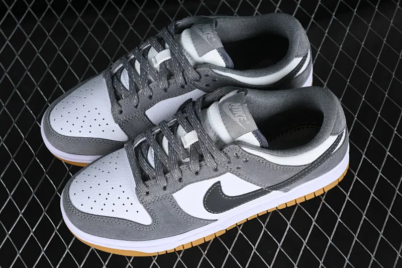 All Categories Nk SB Dunk Series Nk SB Dunk Low Low-top sneakers Cost-effective version Nk Dunk Low "Grey Gum" Dark gray suede SB low-top casual sports skateboard shoes FV0389-100